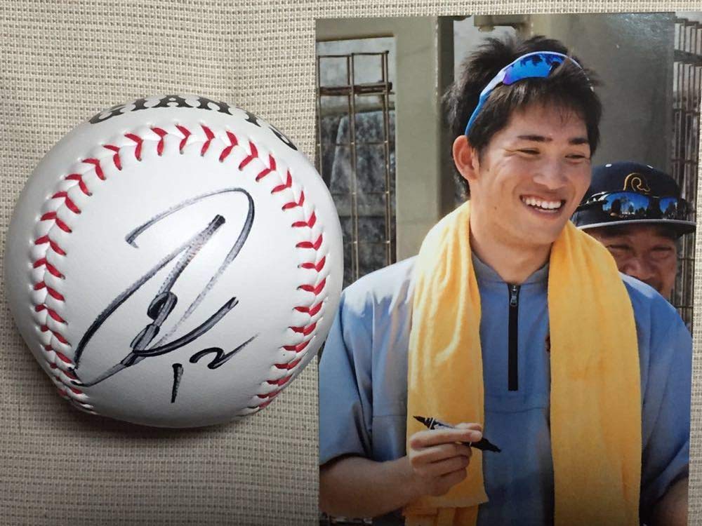 Amazon.co.jp: 巨人軍12 高橋優貴投手'19直筆サイン沖縄キャンプ